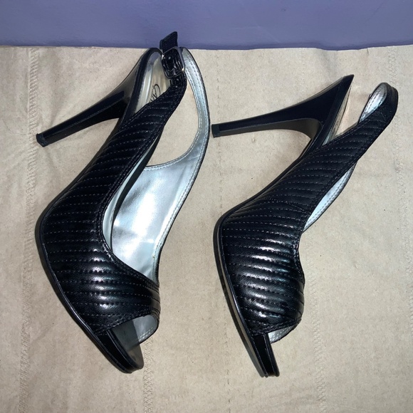 Carlos Santana Commit peep toe sling back black heels Sz 7.5M - Picture 2 of 7